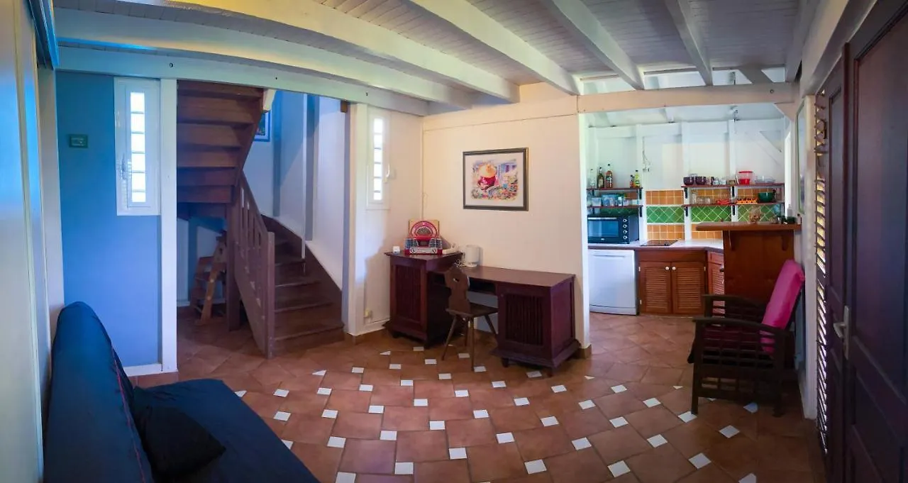 Ti' Kaz Sofa Villa Sainte-Rose Nyaraló